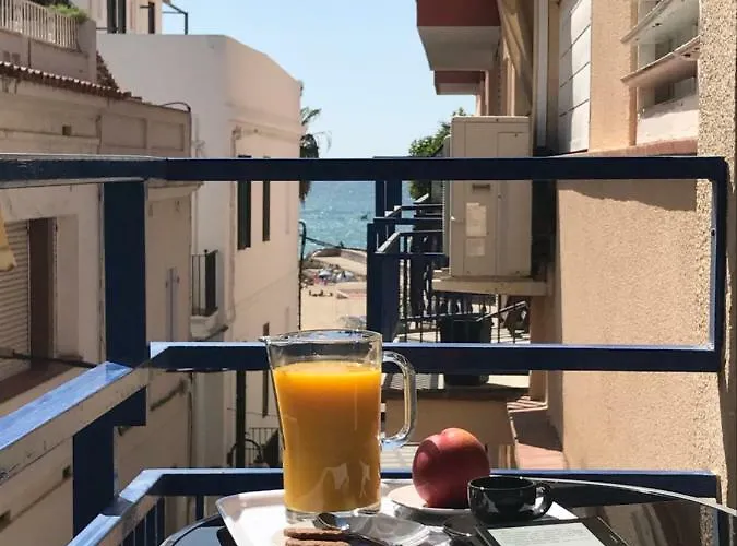 Sunny Flat In Sitges 30 Seconds To Beach, Balcony & Sea Views!