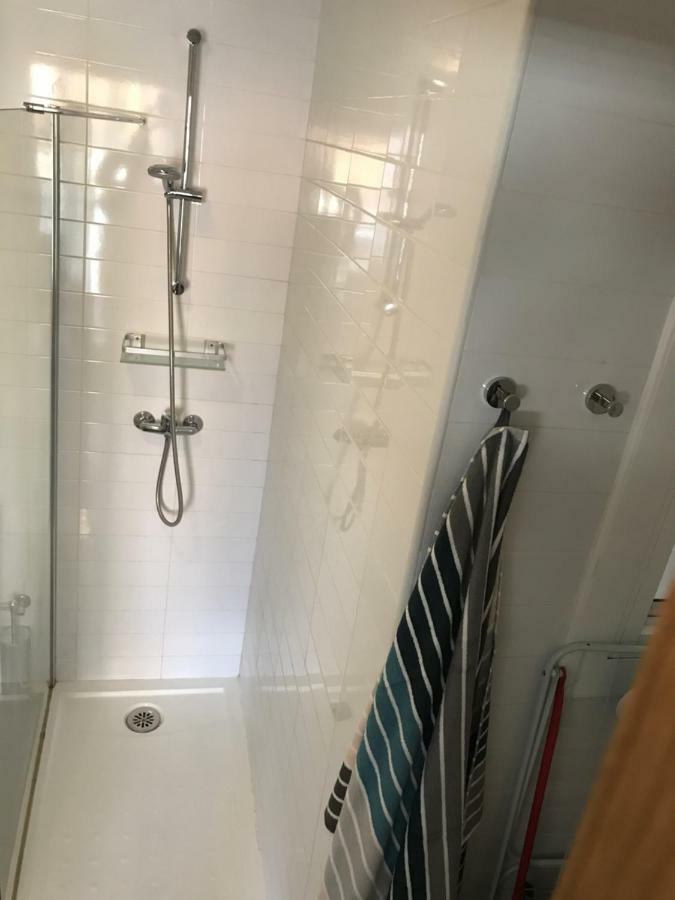 Sunny Flat In 30 Seconds To Beach, Balcony & Sea Views! Sitges