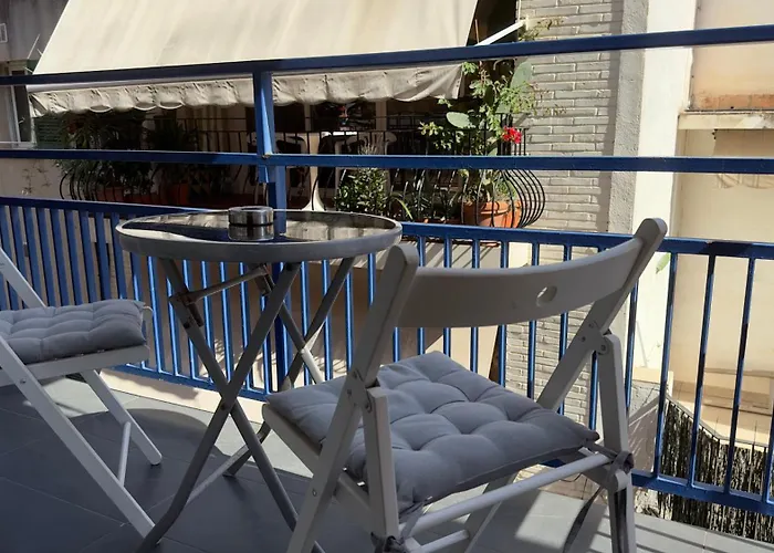 Sunny Flat In Sitges 30 Seconds To Beach, Balcony & Sea Views!