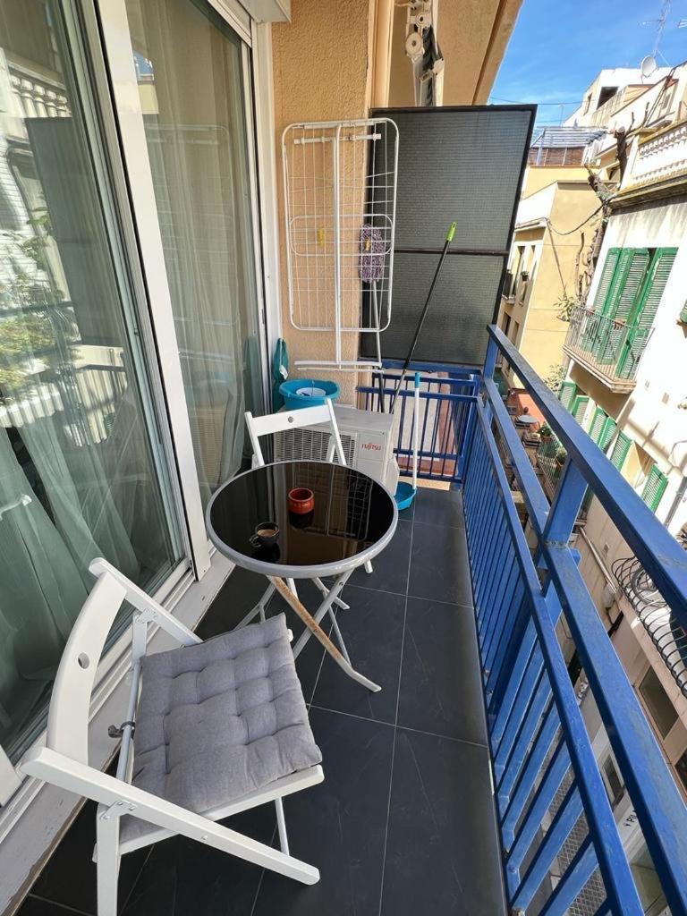 Apartment Sunny Flat In 30 Seconds To Beach, Balcony & Sea Views! Sitges