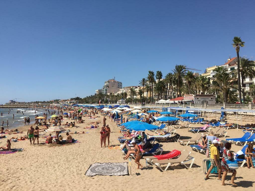 Sunny Flat In 30 Seconds To Beach, Balcony & Sea Views!