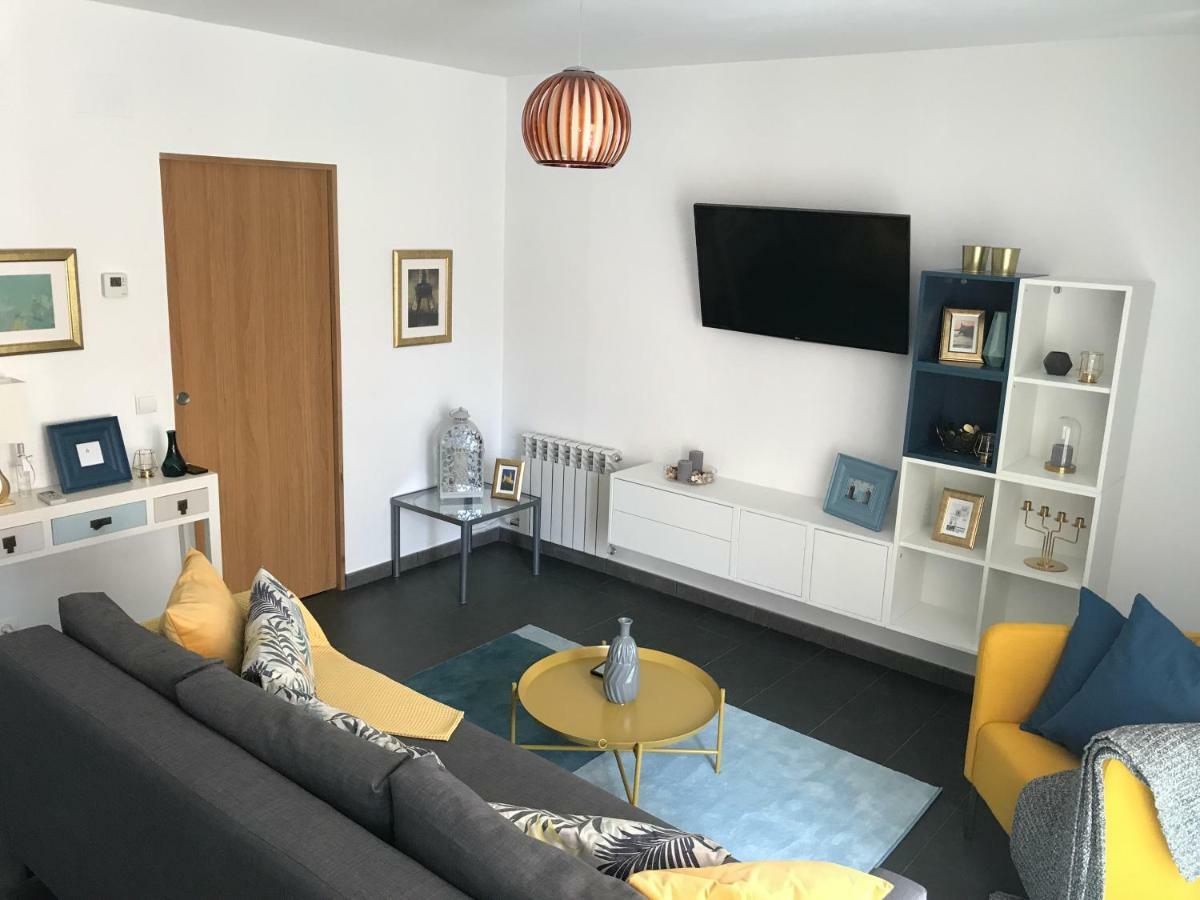 Sunny Flat In 30 Seconds To Beach, Balcony & Sea Views! Apartment *